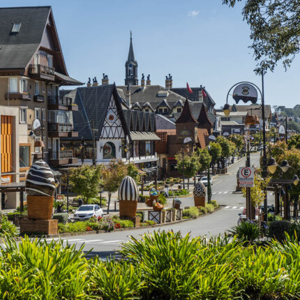 10/2025: Curitiba / Gramado / Bal. Camboriú  (Beto Carrero / Oktoberfest )